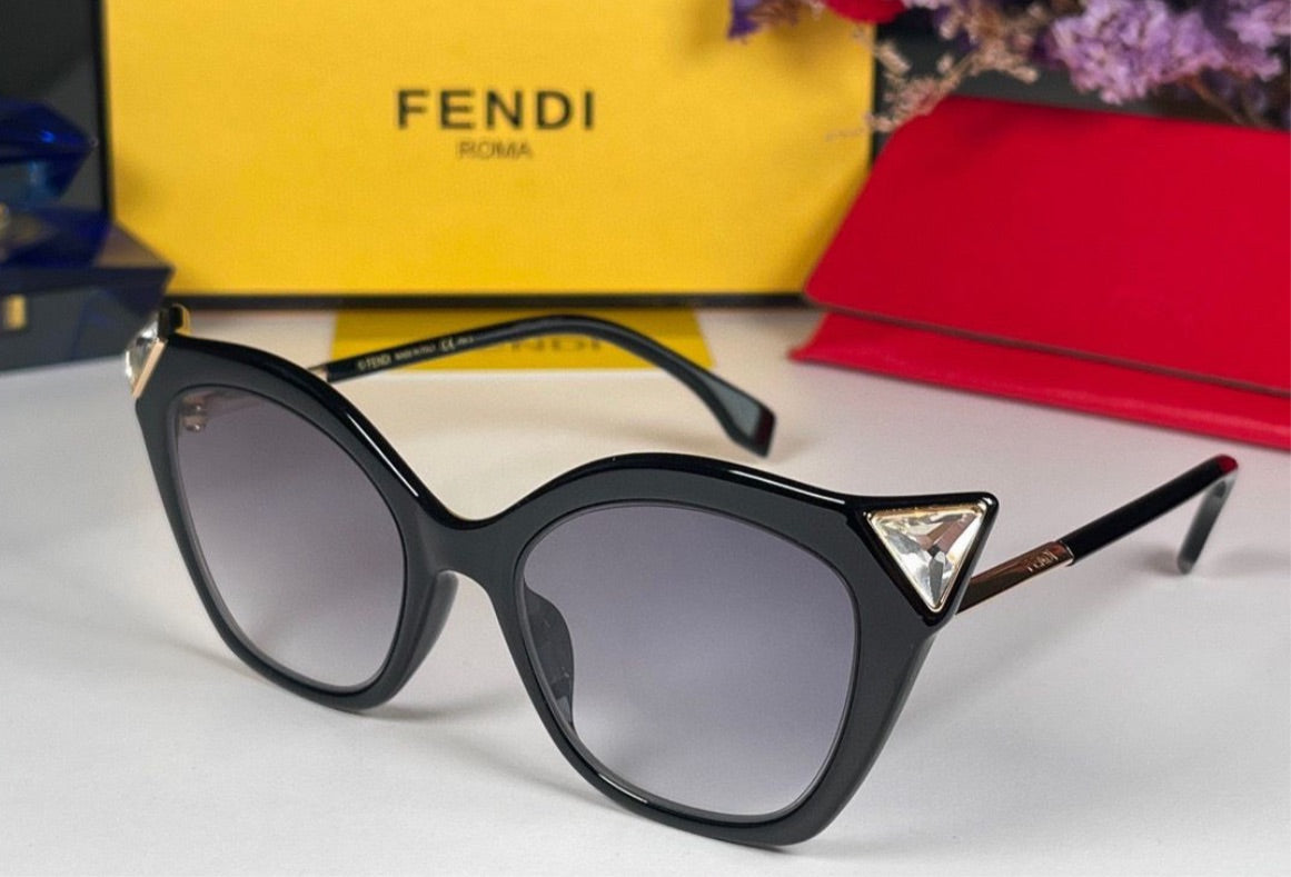 New cat eye shape Fendi eyewear